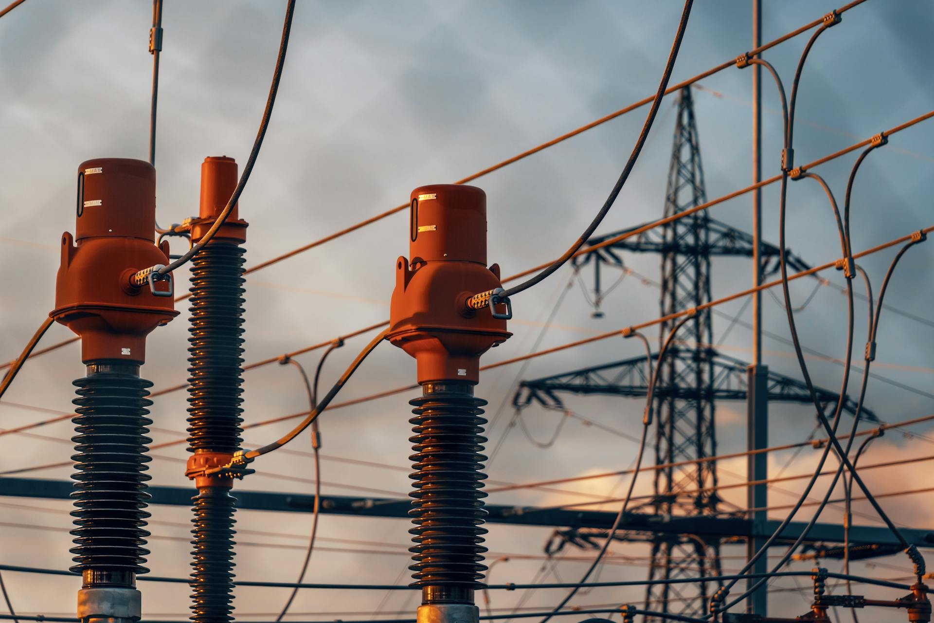 Industrielle Energieanlage mit Hochspannungstechnik